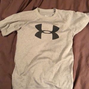 Under Armour YS T-shirt